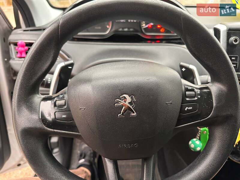 Хетчбек Peugeot 208 2017 в Южноукраїнську