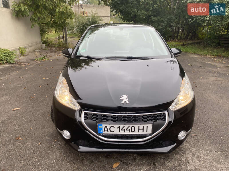 Хэтчбек Peugeot 208 2014 в Луцке фото 2 Хэтчбек Peugeot 208 2014 в Луцке