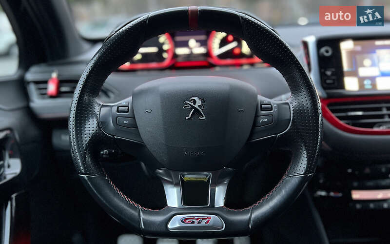 Хэтчбек Peugeot 208 2013 в Львове