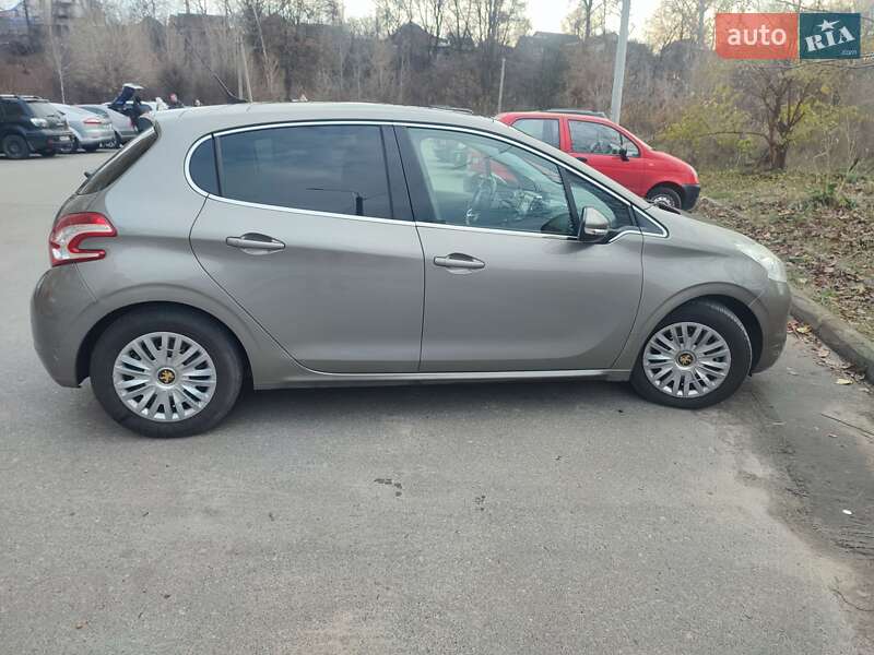 Хэтчбек Peugeot 208 2013 в Сумах фото 4 Хэтчбек Peugeot 208 2013 в Сумах