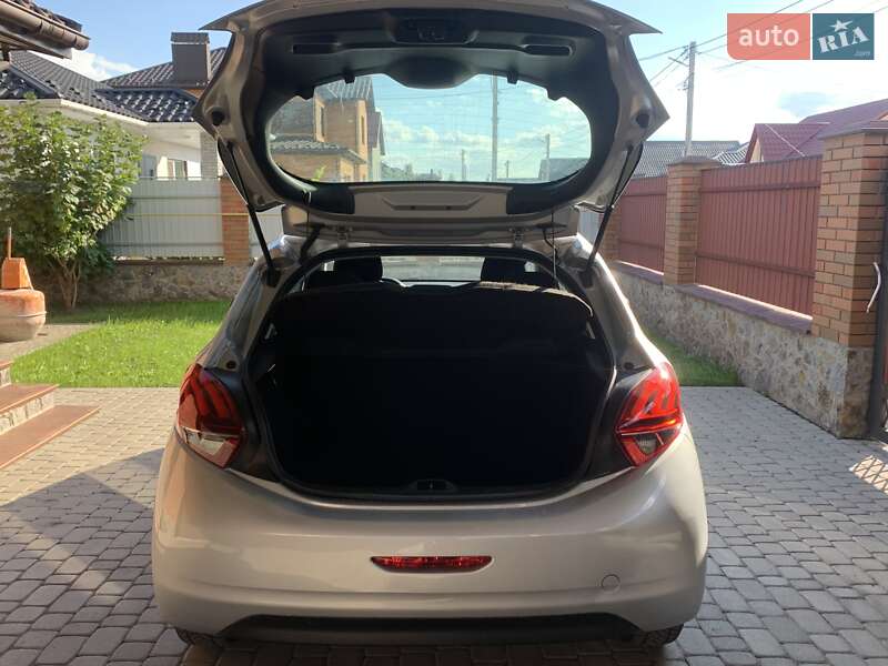 Хэтчбек Peugeot 208 2017 в Виннице