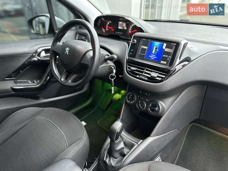 Хэтчбек Peugeot 208 2013 в Днепре