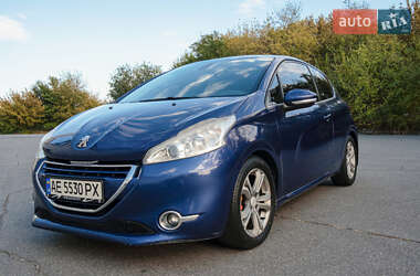 Хэтчбек Peugeot 208 2013 в Днепре