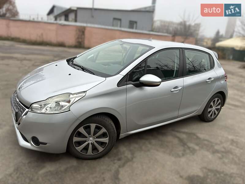Хэтчбек Peugeot 208 2013 в Чернигове фото 6 Хэтчбек Peugeot 208 2013 в Чернигове