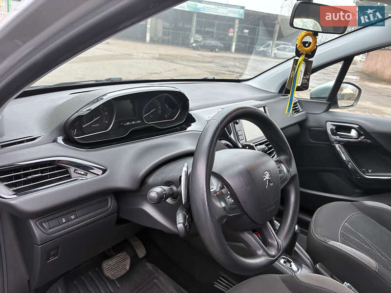Хэтчбек Peugeot 208 2013 в Чернигове фото 13 Хэтчбек Peugeot 208 2013 в Чернигове