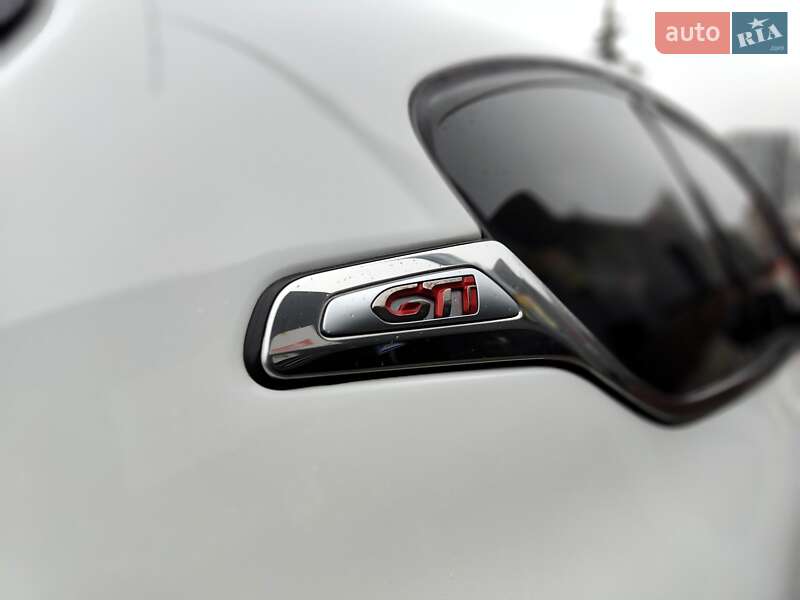 Хэтчбек Peugeot 208 2013 в Киеве фото 22 Хэтчбек Peugeot 208 2013 в Киеве