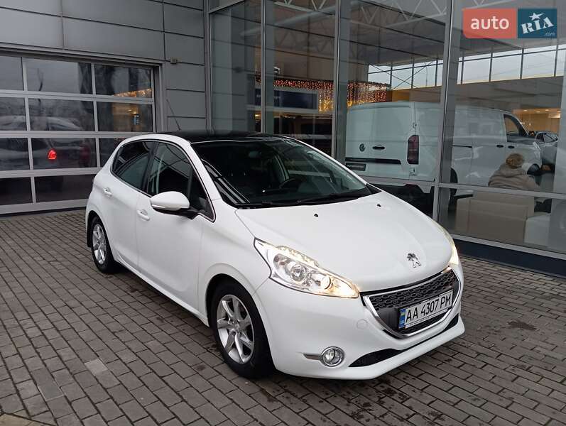 Peugeot 208 2013