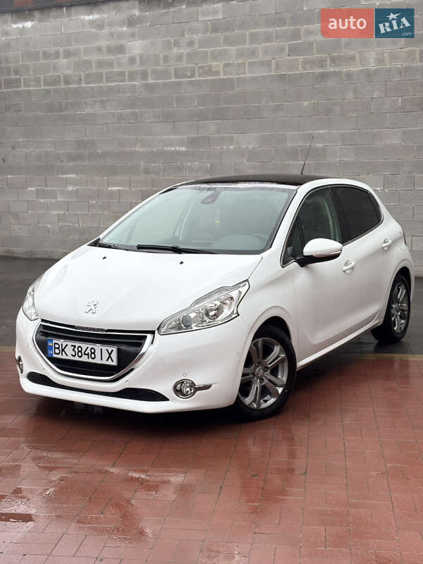 Хэтчбек Peugeot 208 2014 в Ровно
