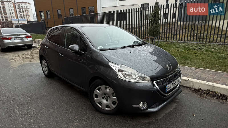 Хетчбек Peugeot 208 2013 в Києві фото Хетчбек Peugeot 208 2013 в Києві