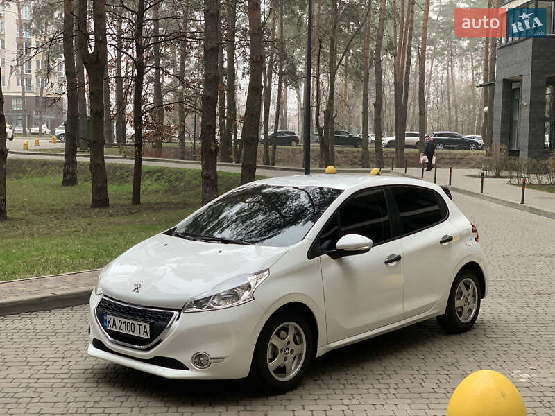 Хетчбек Peugeot 208 2014 в Броварах