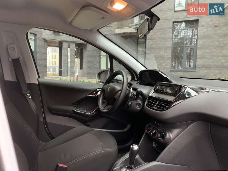 Хетчбек Peugeot 208 2014 в Броварах