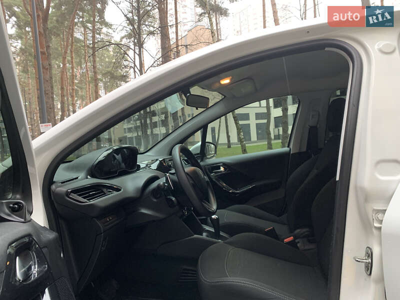 Хетчбек Peugeot 208 2014 в Броварах