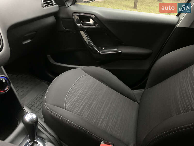 Хетчбек Peugeot 208 2014 в Броварах