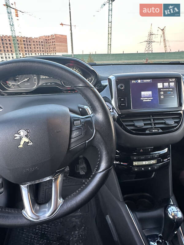 Хетчбек Peugeot 208 2017 в Ірпені