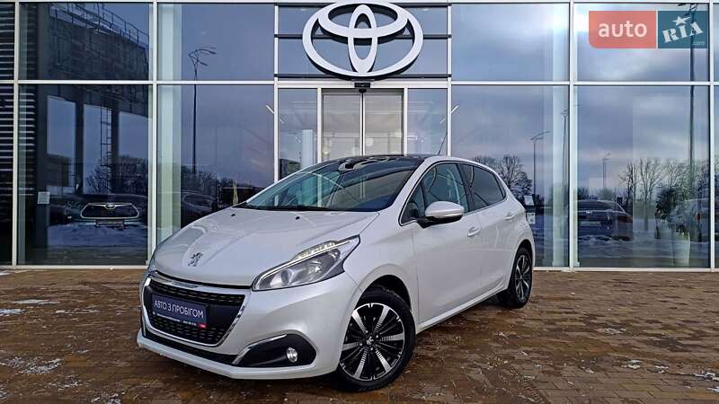 Peugeot 208 2016