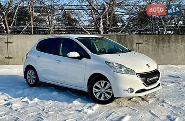Хэтчбек Peugeot 208 2015 в Киеве