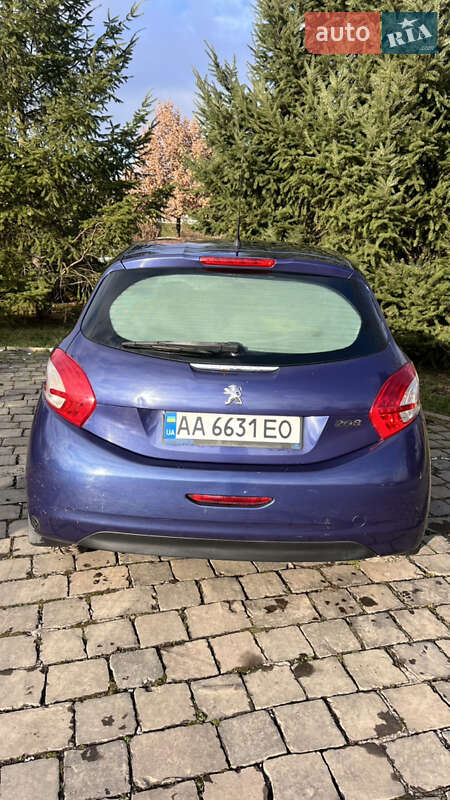 Хэтчбек Peugeot 208 2013 в Киеве фото 2 Хэтчбек Peugeot 208 2013 в Киеве
