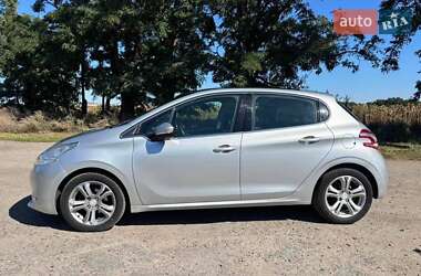 Хетчбек Peugeot 208 2012 в Савинцях