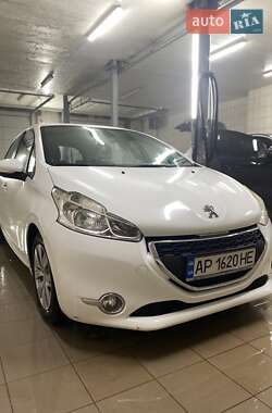 Хэтчбек Peugeot 208 2013 в Запорожье