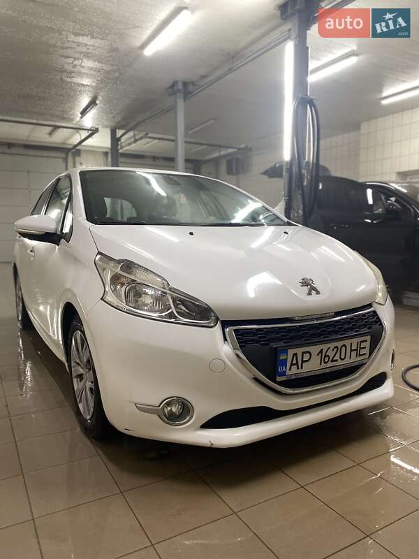 Peugeot 208 2013