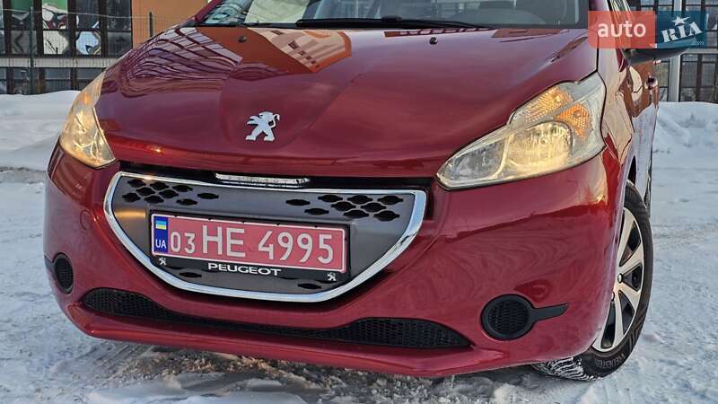 Хэтчбек Peugeot 208 2012 в Ивано-Франковске