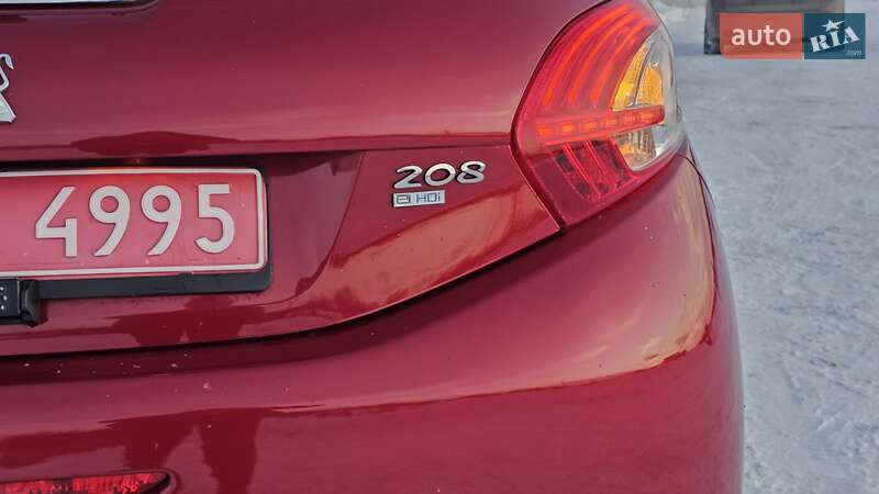 Хэтчбек Peugeot 208 2012 в Ивано-Франковске
