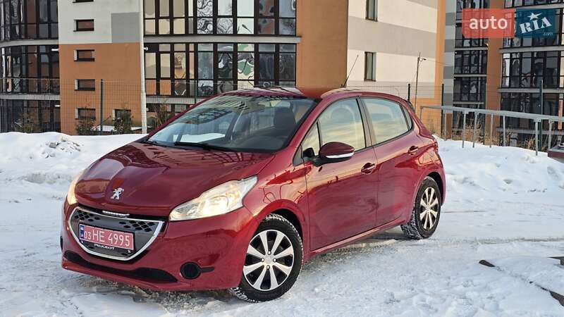 Хэтчбек Peugeot 208 2012 в Ивано-Франковске