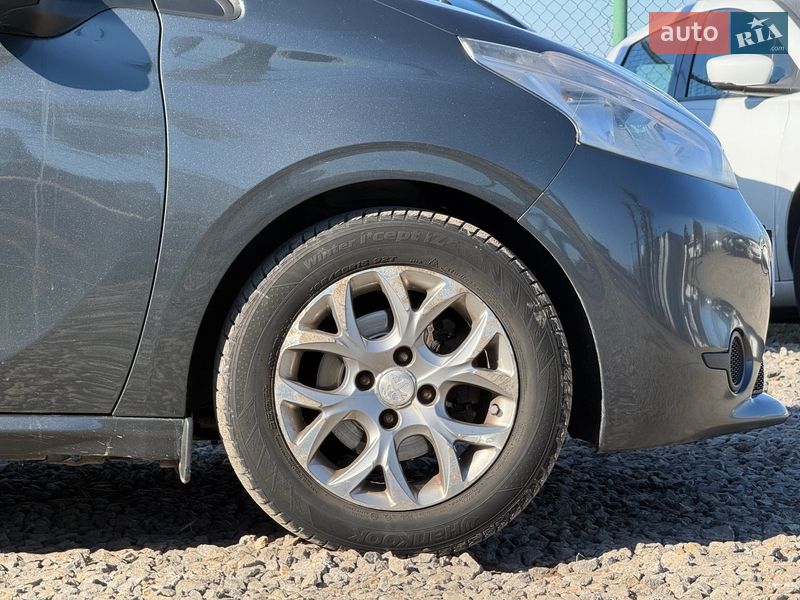 Хэтчбек Peugeot 208 2012 в Виннице