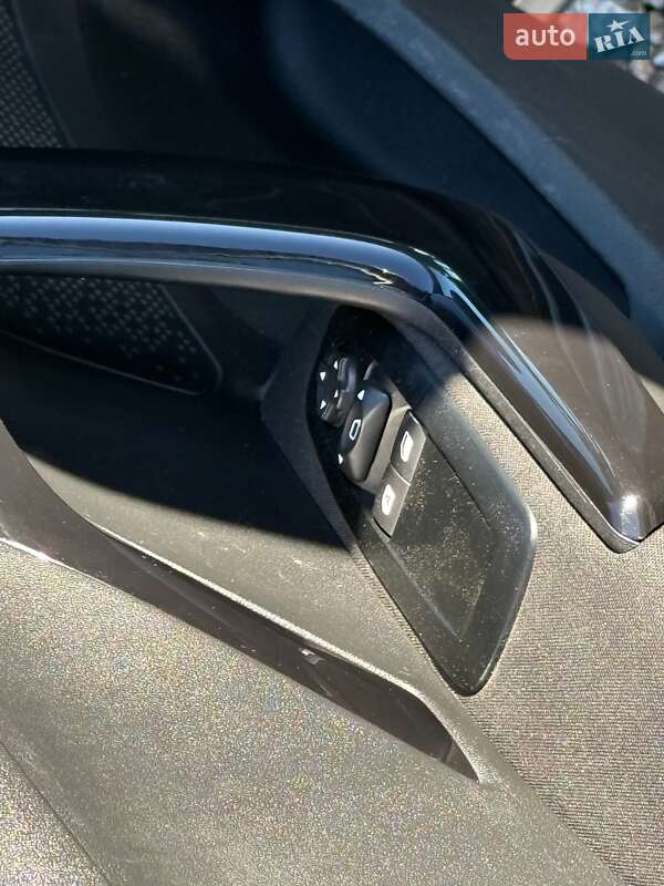 Хэтчбек Peugeot 208 2012 в Виннице