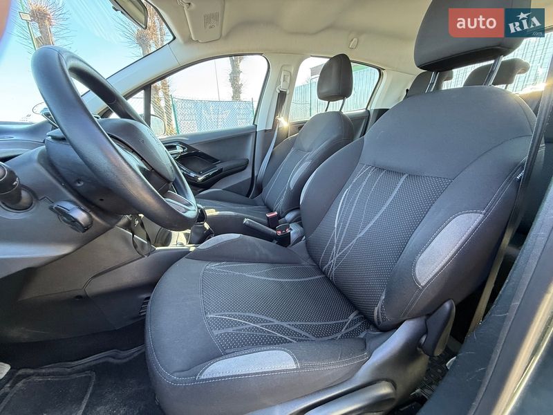 Хэтчбек Peugeot 208 2012 в Виннице