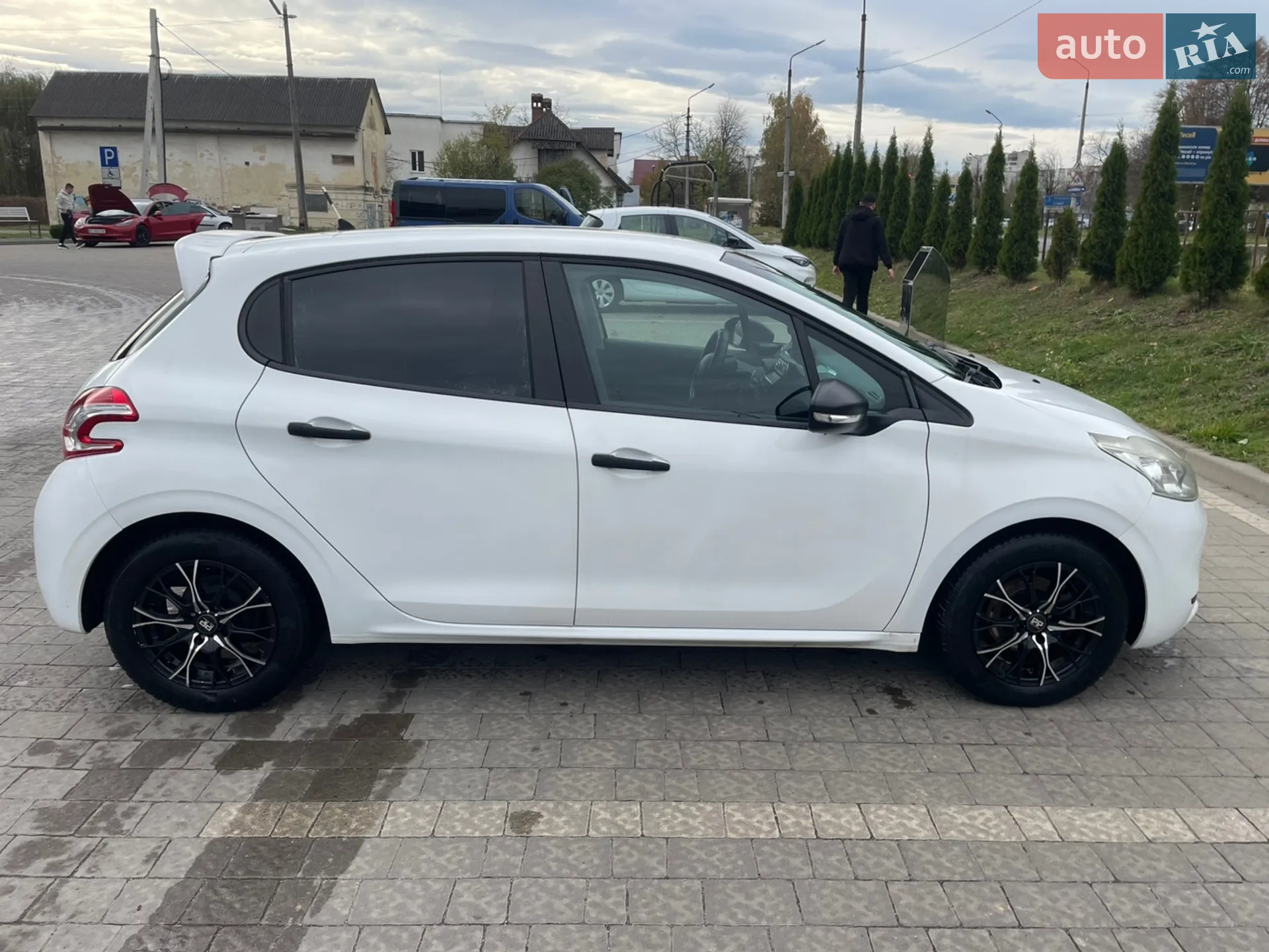 2013 Peugeot 208 - мініатюра 3