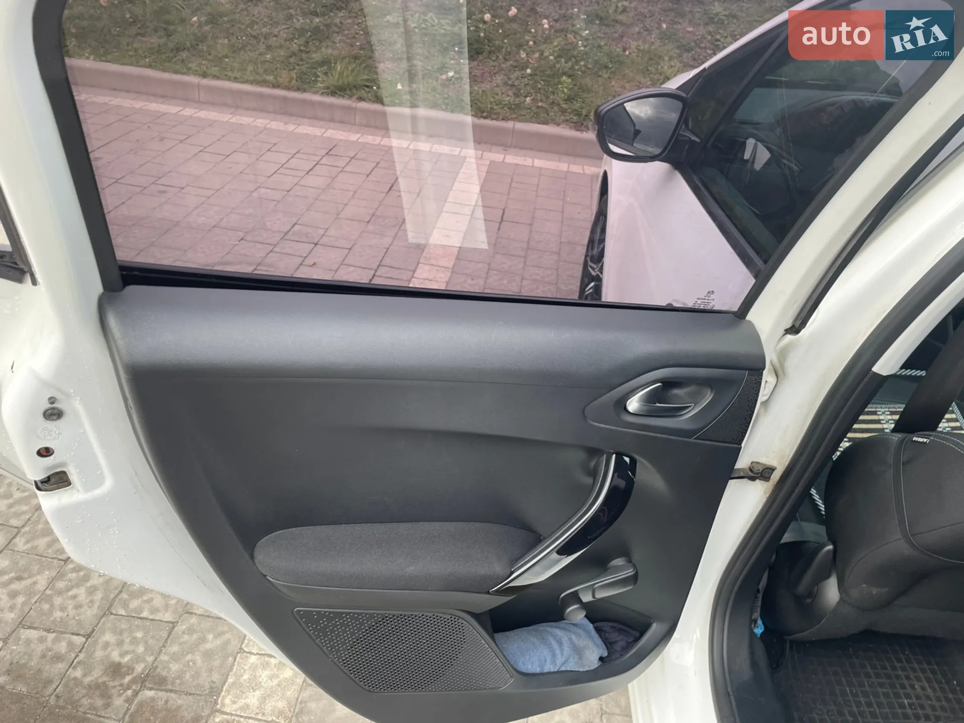 2013 Peugeot 208 - мініатюра 11