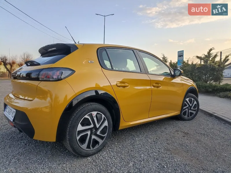 Peugeot 208