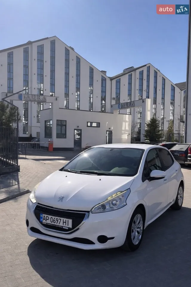 2013 Peugeot 208 - мініатюра 16