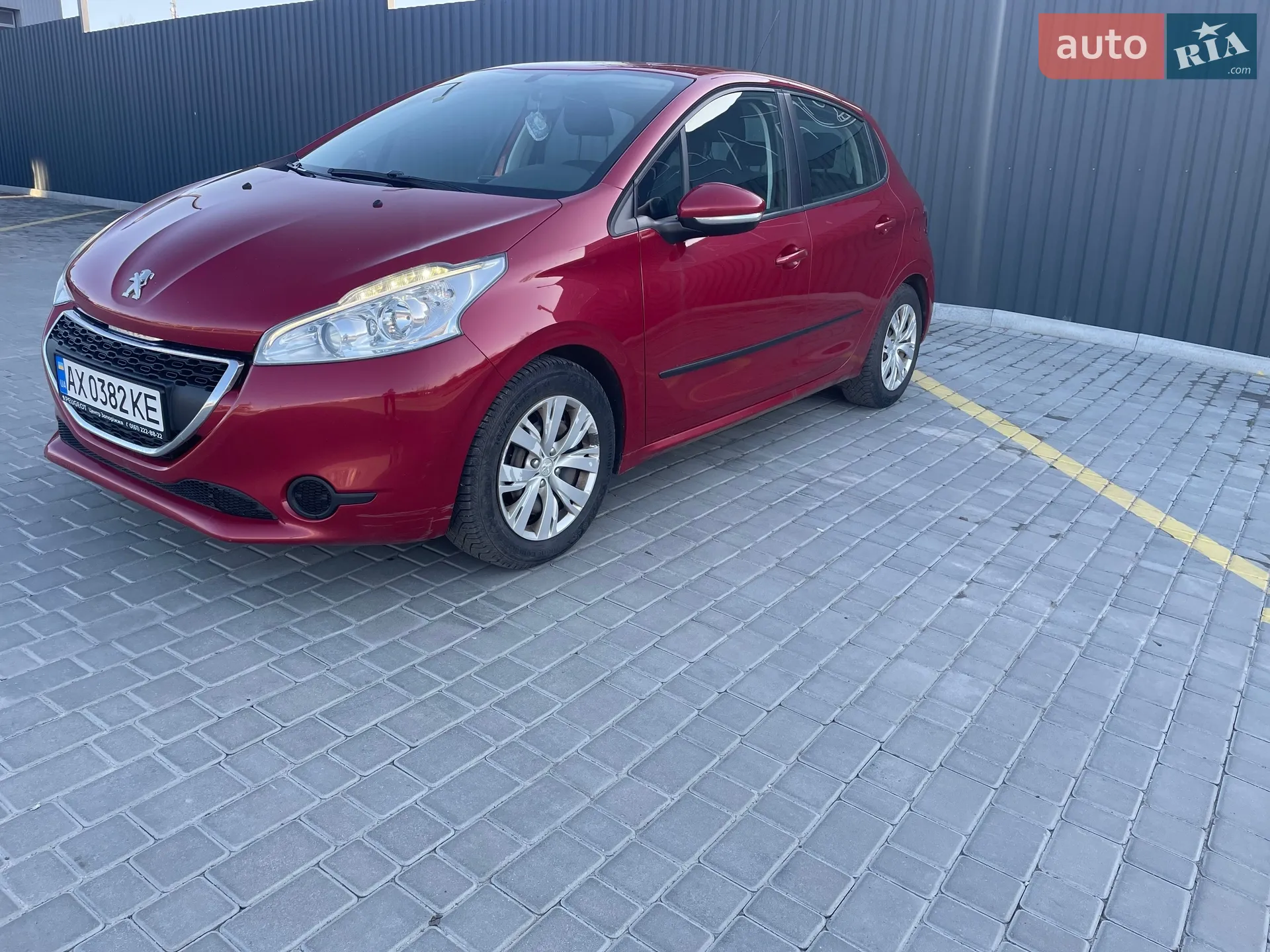 2013 Peugeot 208 - мініатюра 2
