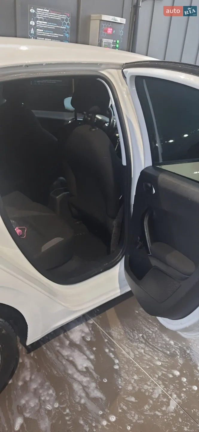2012 Peugeot 208 - мініатюра 19