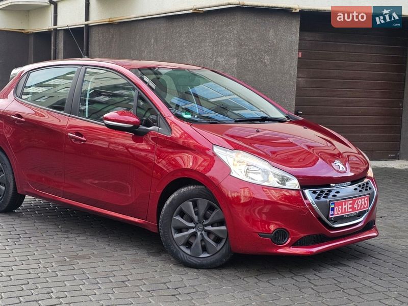 Хетчбек Peugeot 208 2012 в Івано-Франківську