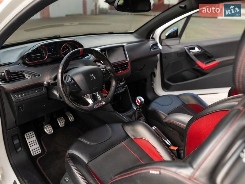 Хэтчбек Peugeot 208 2013 в Львове