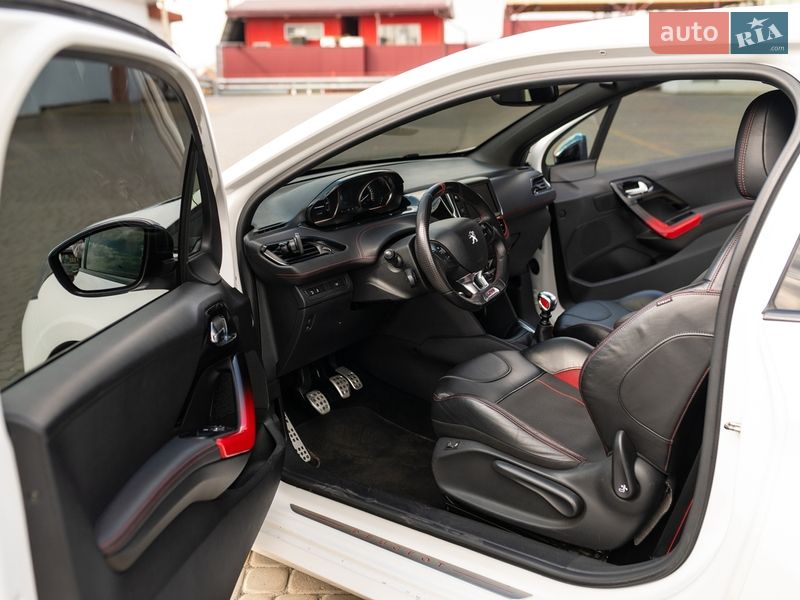 Хэтчбек Peugeot 208 2013 в Львове