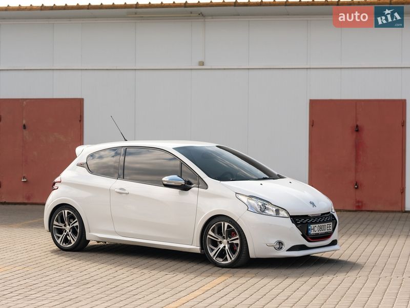 Хэтчбек Peugeot 208 2013 в Львове