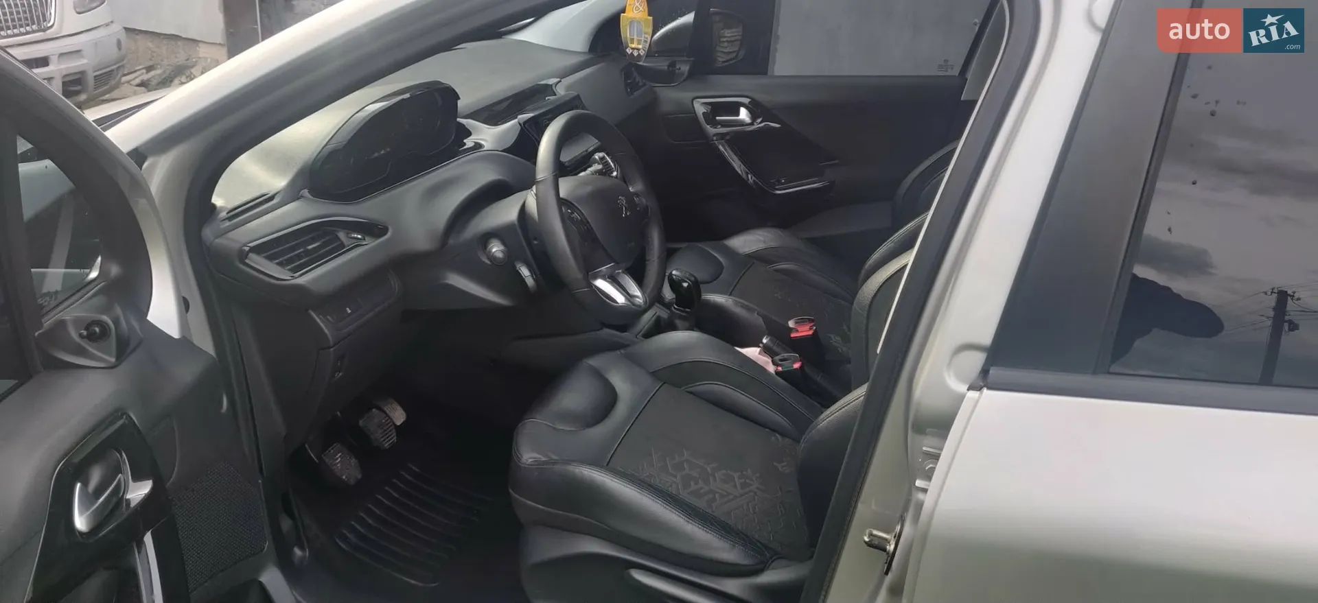 2013 Peugeot 208 - мініатюра 2