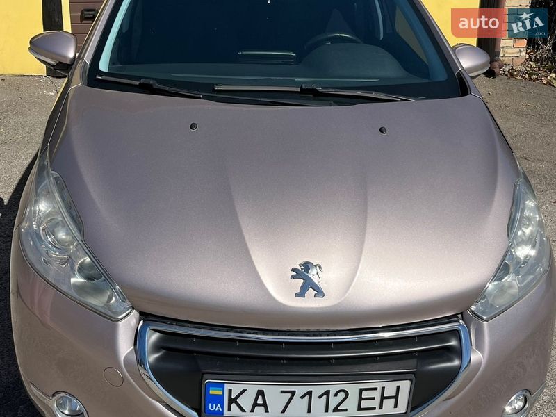 Peugeot 208 2014