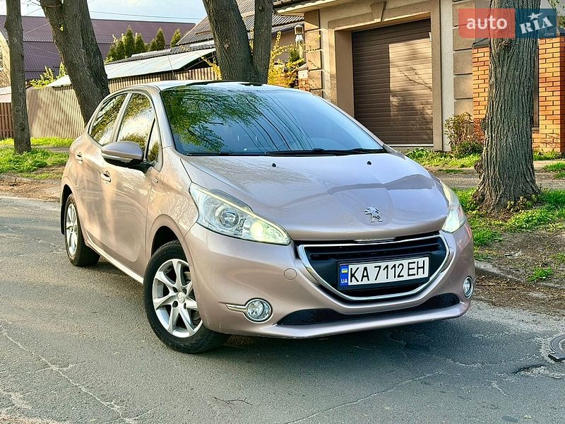 Peugeot 208 2014