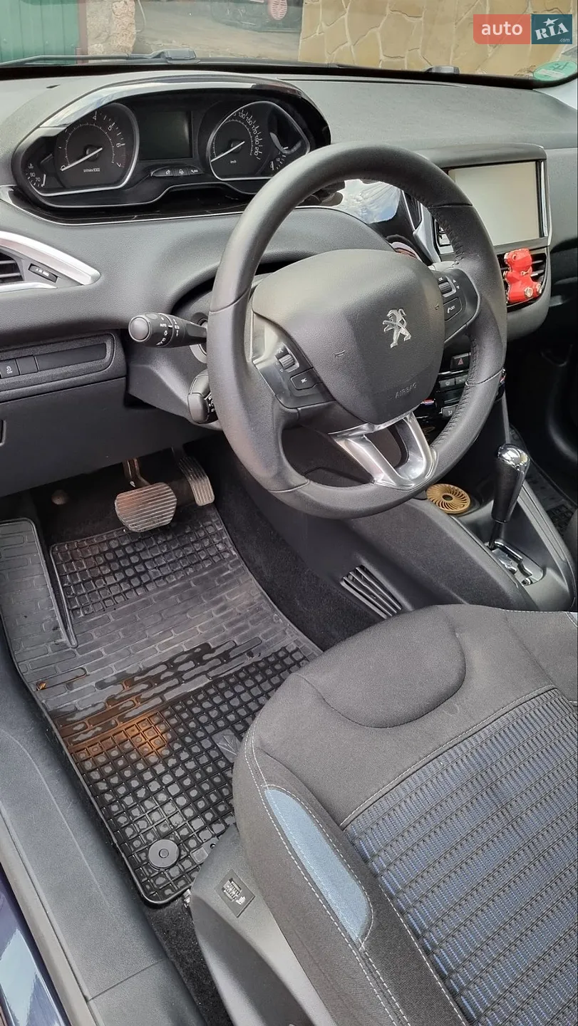 2013 Peugeot 208 - мініатюра 12