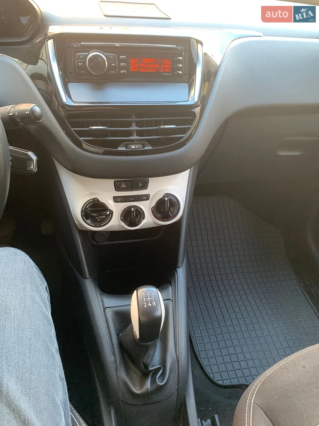 2014 Peugeot 208 - мініатюра 9