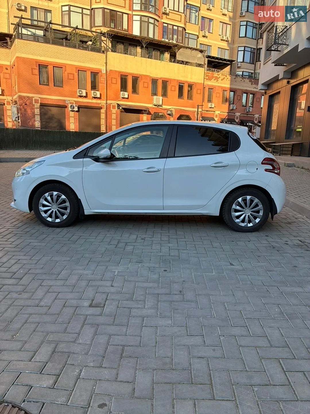 2013 Peugeot 208 - мініатюра 3