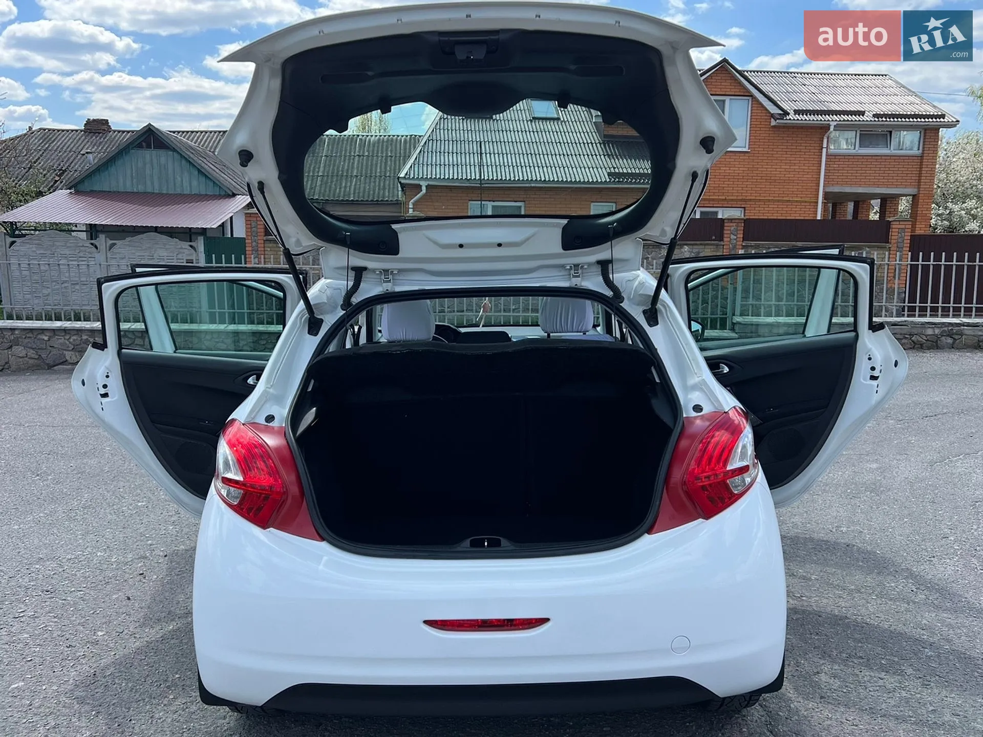 2013 Peugeot 208 - мініатюра 21