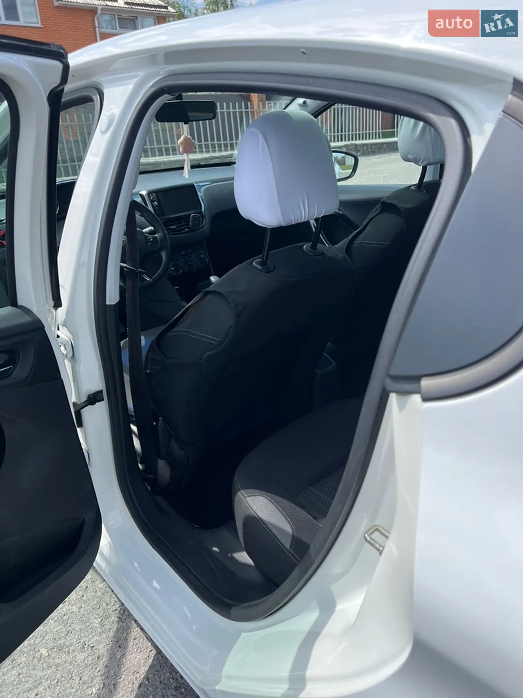 2013 Peugeot 208 - мініатюра 17