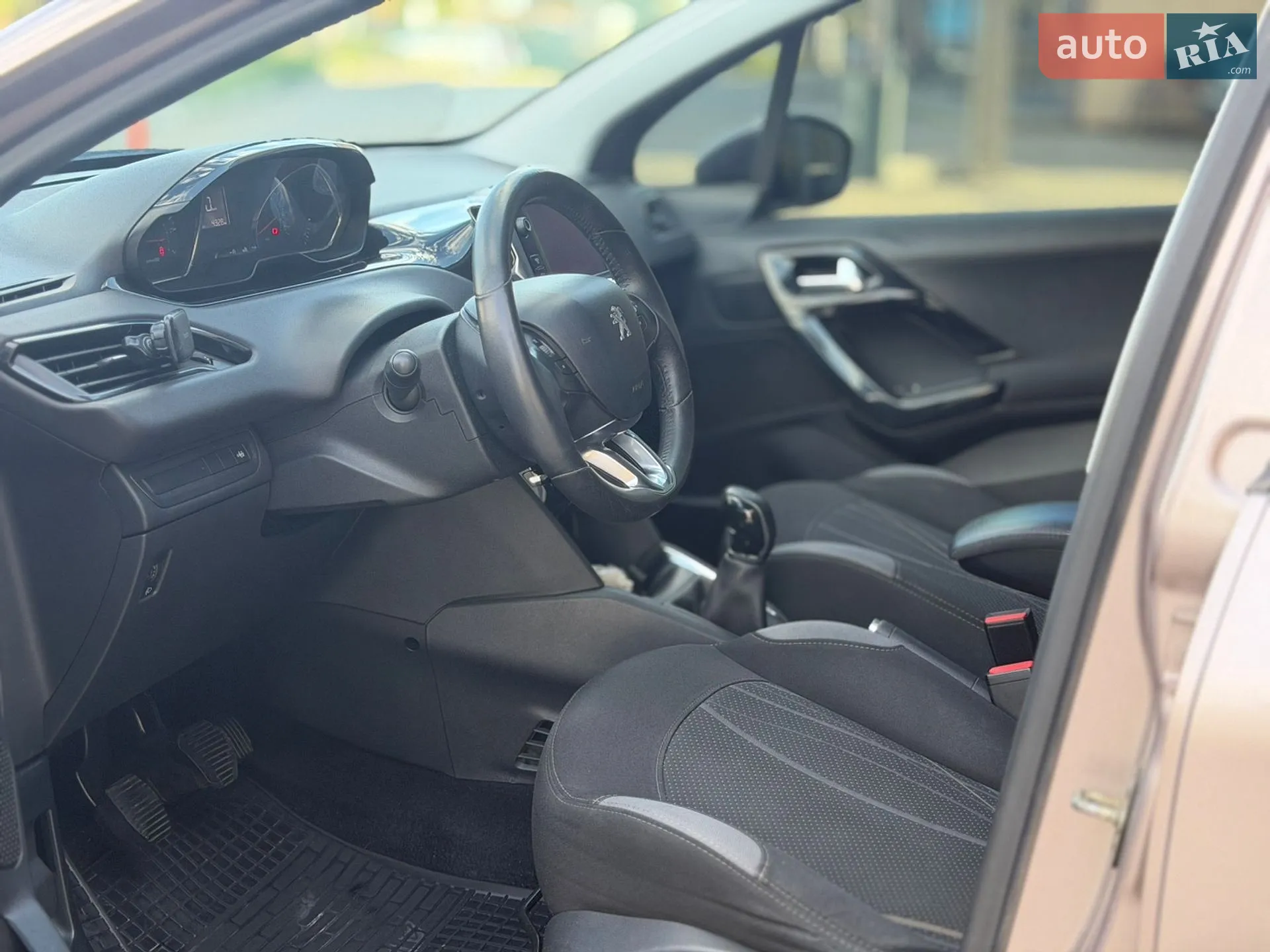 2013 Peugeot 208 - мініатюра 17