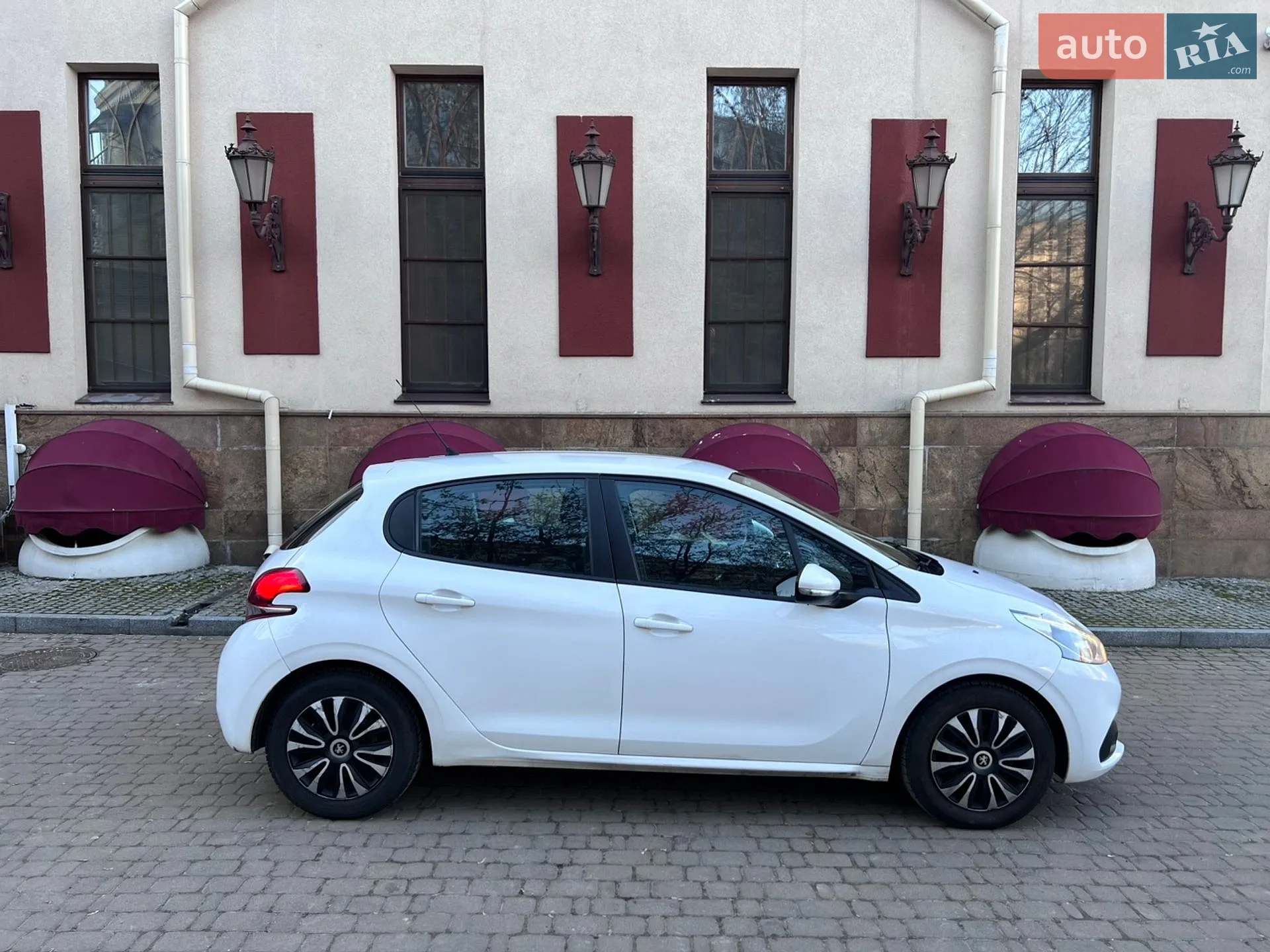 2016 Peugeot 208 - фото 1